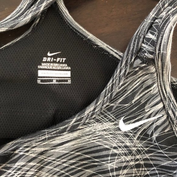 2/$20 DEAL - Grey & Black Nike Training Workout Top M - Picture 3 of 3